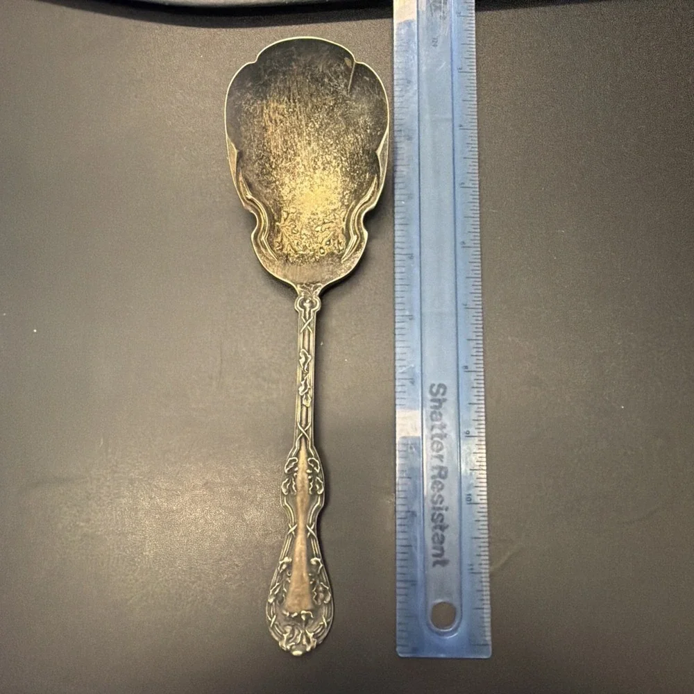 1847 Rogers Bros Charter Oak 1906 Silverplate Berry Serving Spoon